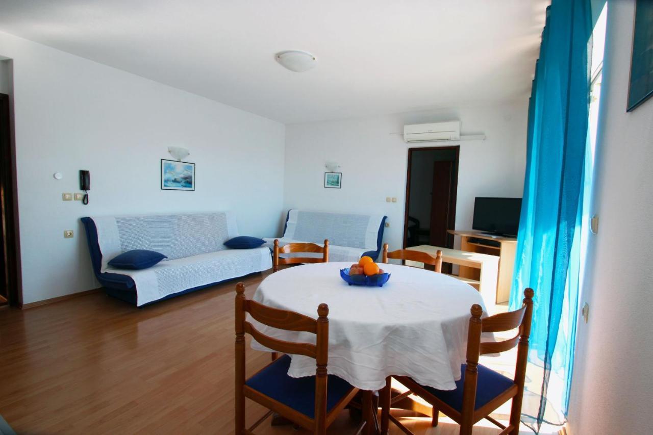 Apartments With A Parking Space Crikvenica - 5553 Exterior photo